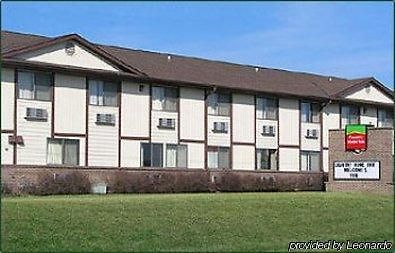 Cobblestone Inn & Suites - Trenton Esterno foto